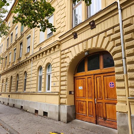 Stylish Apartman Szeged Exterior foto